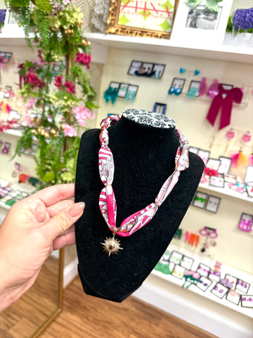 Scarlet, Necklace Pink