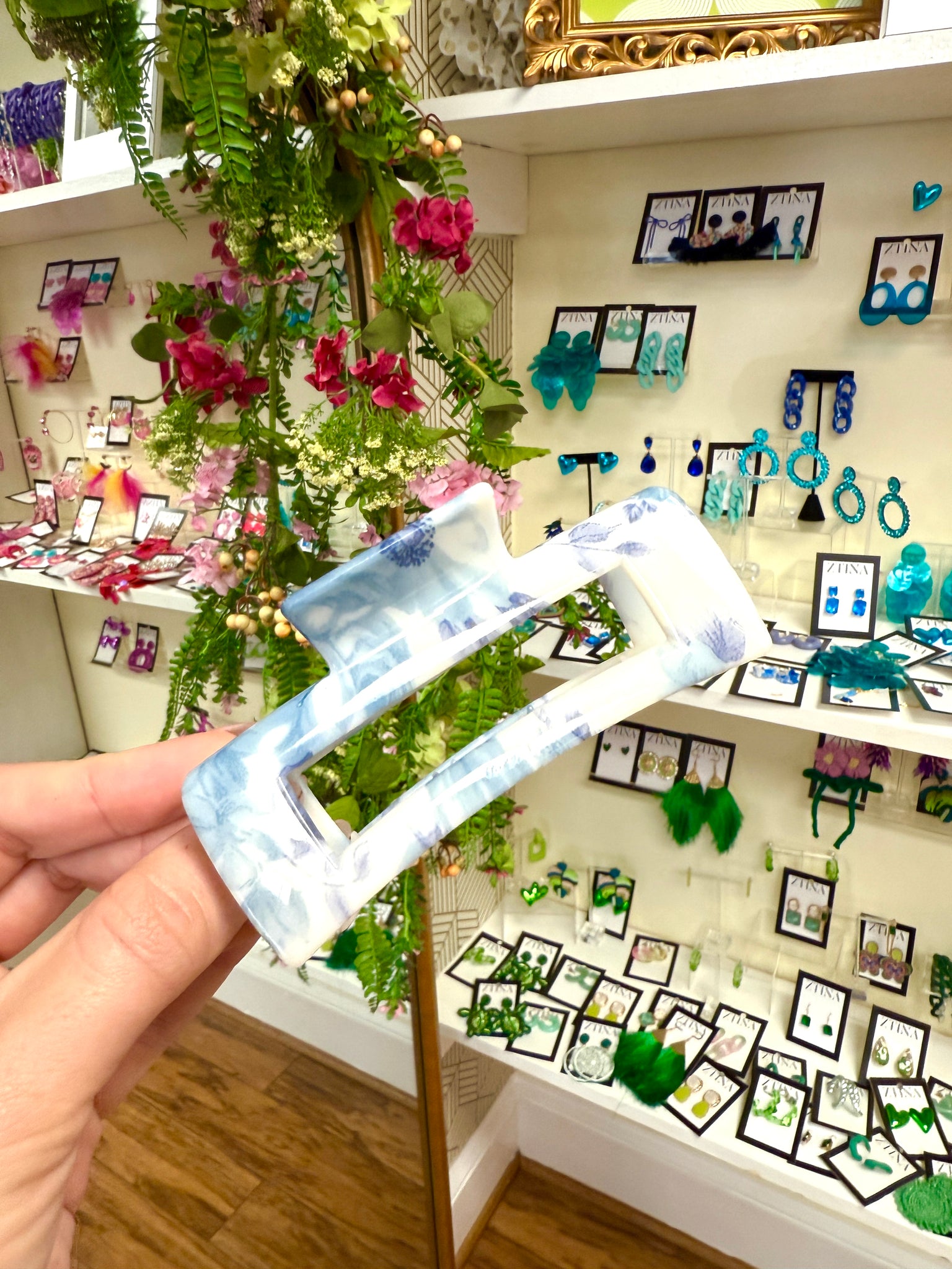 Sarah, Clip Square