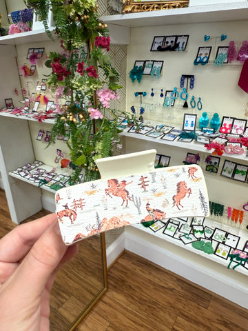 Cowgirl Clip, Light Cream